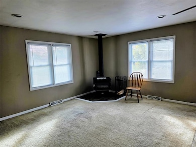 213 W Lincoln St, Monroe, IA 50170 - photo 3