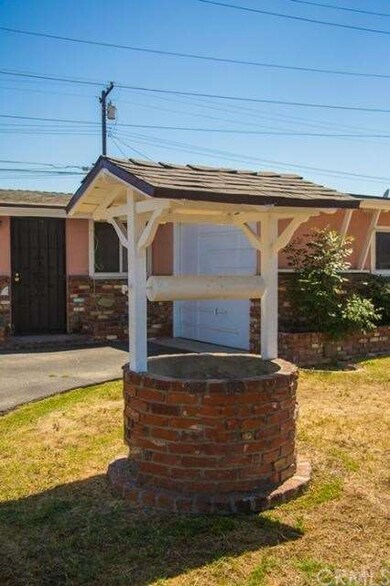 Decorative Well