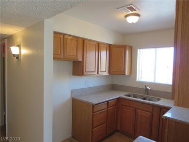 2159 Enfield Cir unit B, Las Vegas, NV 89156 - photo 7