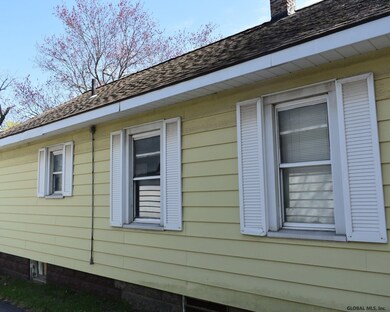 48 Cuthbert St, Schenectady, NY 12302 - photo 5