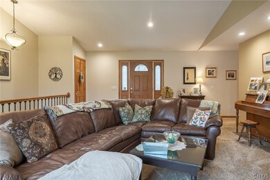LARGE AND OPEN GREAT ROOM!