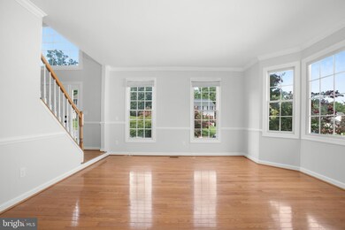 16068 Olmstead Ln, Woodbridge, VA 22191 - photo 4