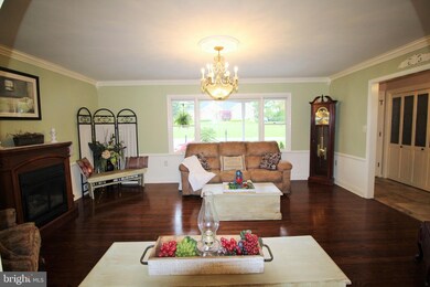 7905 Runnymeade Dr, Frederick, MD 21702 - photo 6