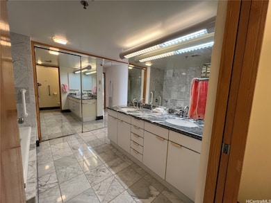 Waikiki Landmark Apartments unit 3302, Honolulu, HI 96815 - photo 6