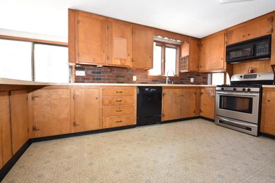 7 Whispering Pines Ln, Raymond, ME 04071 - photo 5