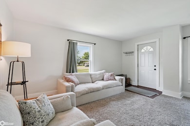 132 Green St, Center Point, IA 52213 - photo 4