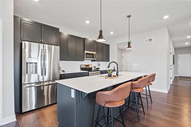 1106 Branchwood Ln, Raymore, MO 64083 - photo 4