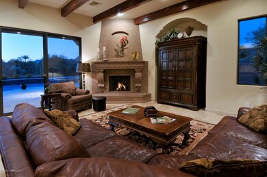 FAMILY ROOM WITH FIREPLACE