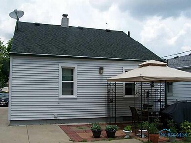 2614 108th St, Toledo, OH 43611 - photo 3