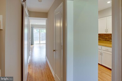 8408 Forrester Blvd unit 573, Springfield, VA 22152 - photo 7