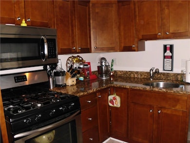 76 Walton Ave, Warwick, RI 02886 - photo 4