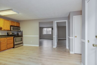 525 Calef Rd unit 13, Manchester, NH 03103 - photo 3