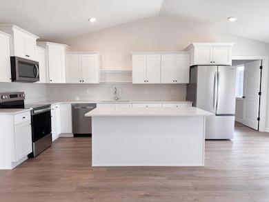 617 Field Point St, Roberts, WI 54023 - photo 3