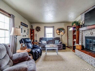 702 N Blackhoof St, Wapakoneta, OH 45895 - photo 3