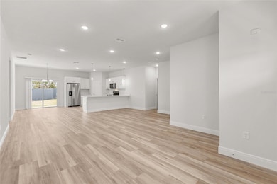 Generous lighting in ceiling