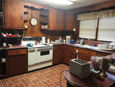 605 Playground Rd, Archdale, NC 27263 - photo 6