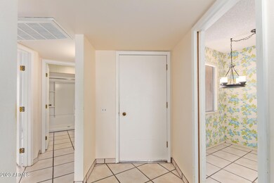 14042 N Palm Ridge Dr W unit 17H, Sun City, AZ 85351 - photo 5