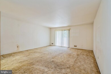 899 A1 Merritt Dr, Hillsborough, NJ 08844 - photo 5