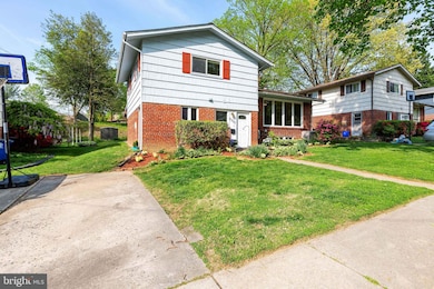 5302 Bangor Dr, Kensington, MD 20895 - photo 2