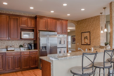 142 Windstone Dr, North Aurora, IL 60542 - photo 4