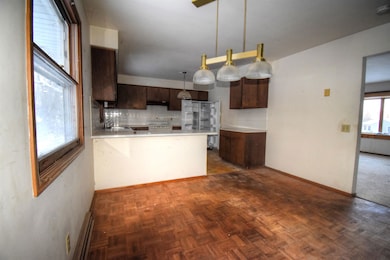 6324 Crestwood Cir, Mc Farland, WI 53558 - photo 3