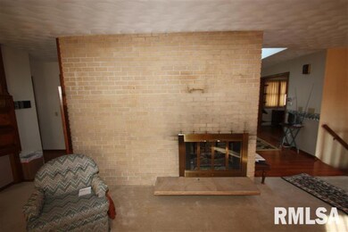 4334 Wittman Dr, Davenport, IA 52806 - photo 6