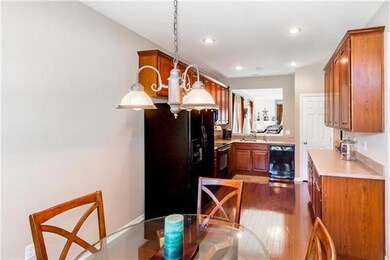 9022 Meadow View Dr, Shawnee, KS 66227 - photo 4