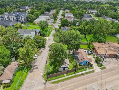 8406 N Main St, Houston, TX 77022 - photo 3