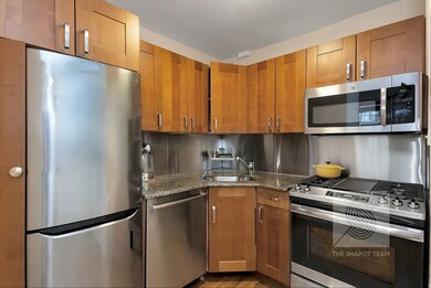 312-314 E 50th St unit 1W, New York, NY 10022 - photo 3