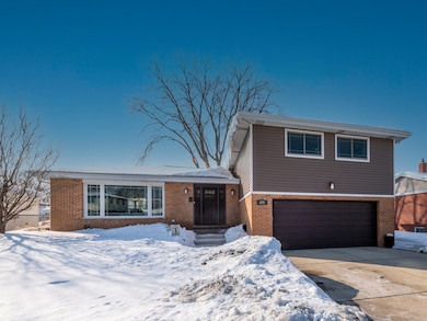 unlisted-address, Elmhurst, IL 60126 - photo 4