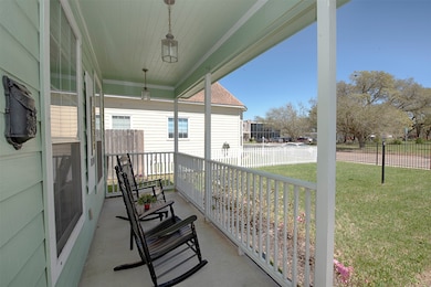 1114 S Hood St, Alvin, TX 77511 - photo 5