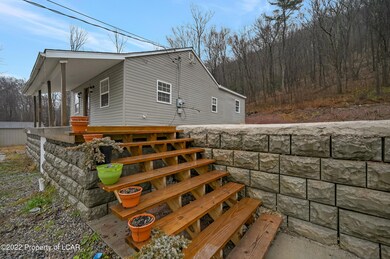 17 E Foothills Dr, Drums, PA 18222 - photo 5