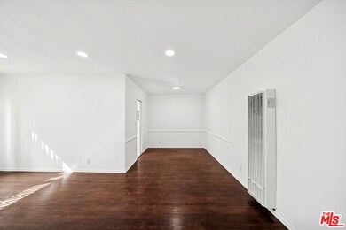 2314 S Corning St unit 3, Los Angeles, CA 90034 - photo 2