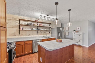 2831 Woodcroft Rd, Columbus, OH 43204 - photo 5