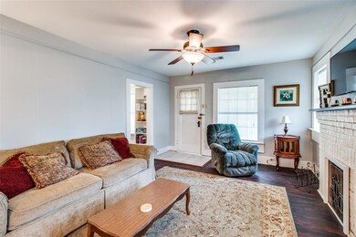 1114 S Howeth St, Gainesville, TX 76240 - photo 4