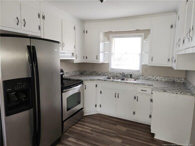 7563 Carrollburg Dr, Fayetteville, NC 28303 - photo 4