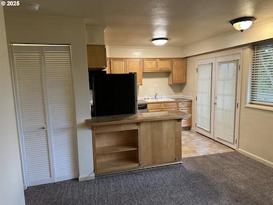 2046 W 14th Place unit 2046, Eugene, OR 97402 - photo 4