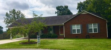 107 Drake Dr, Shelbyville, TN 37160 - photo 2