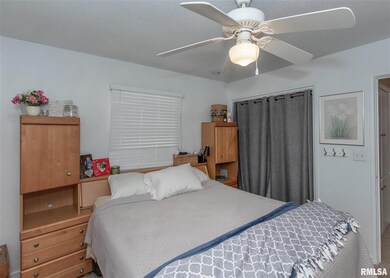 2528 Olympia Dr, Bettendorf, IA 52722 - photo 5