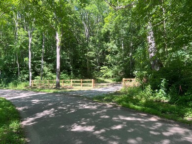 1_gated entry right view