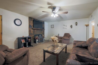 417717 E 1145 Rd, Eufaula, OK 74432 - photo 7