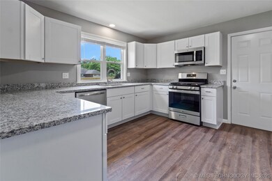 245 E 148th St, Glenpool, OK 74033 - photo 7