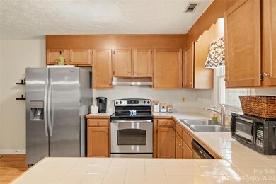 143 Candlestick Dr, Statesville, NC 28625 - photo 4