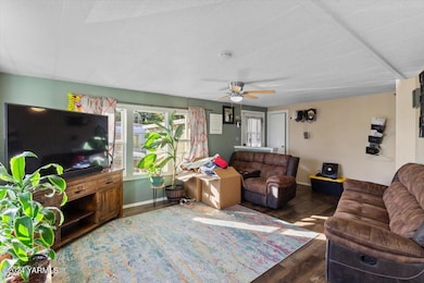 09-2205 Butterfield Rd-027