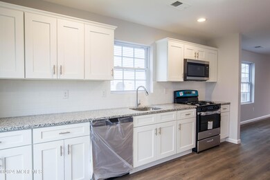 KITCHEN 711