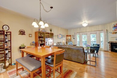 123 N 6th St, Central Point, OR 97502 - photo 7