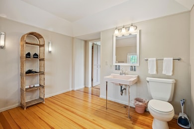 Main Lodge 8 - Bathroom (2)