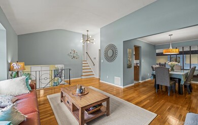 11 Dartmouth Dr, Plainview, NY 11803 - photo 7