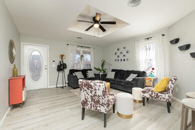 2027 S Village Ln, Bolivar, MO 65613 - photo 4