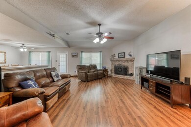 325 Beaumont Dr, Weatherford, TX 76086 - photo 3